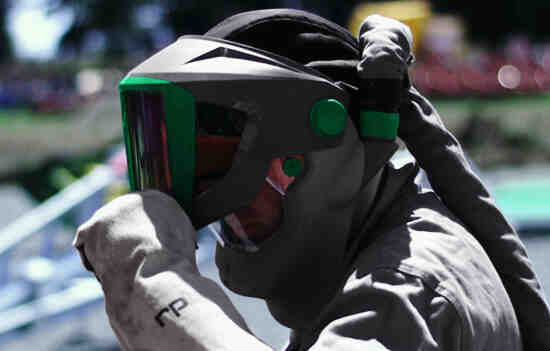 Worker wearing respiratory protection